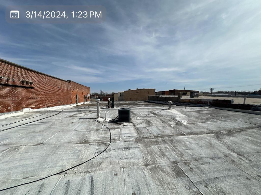 Commercial Building - Tuscola (Before)